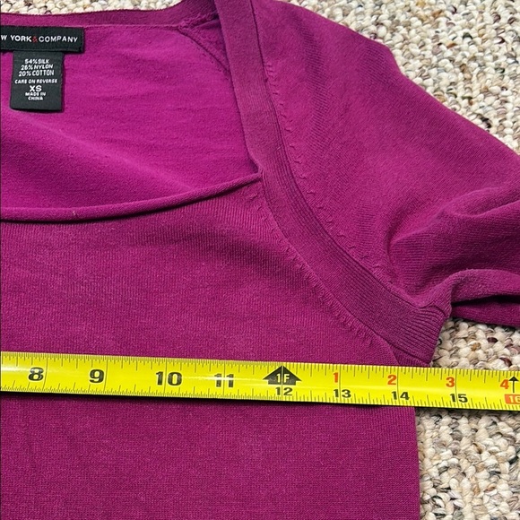 NY & Co Magenta 3/4 Sleeve Top With Square Neckline XS - Picture 5 of 8